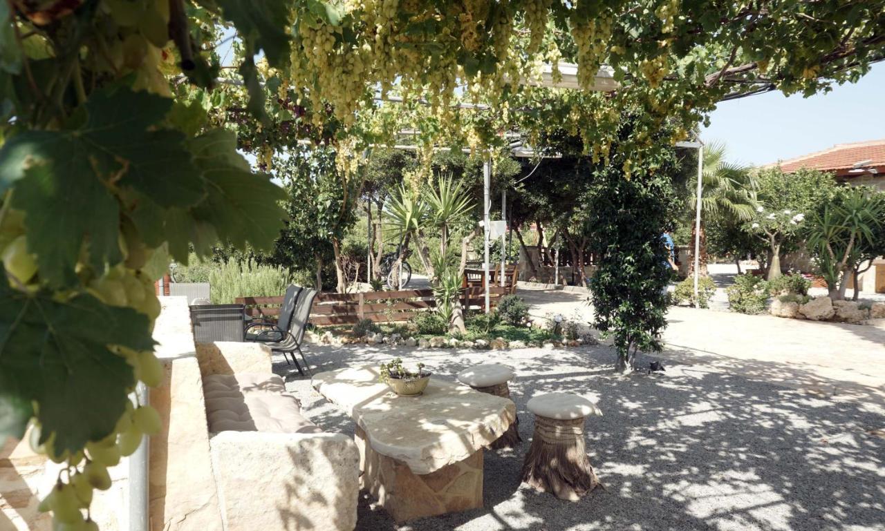 Studio Eleni - Oasis Holiday Houses คอคคิโนส เปียร์โกส ภายนอก รูปภาพ