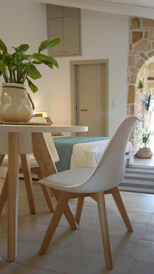 Studio Eleni - Oasis Holiday Houses คอคคิโนส เปียร์โกส ภายนอก รูปภาพ