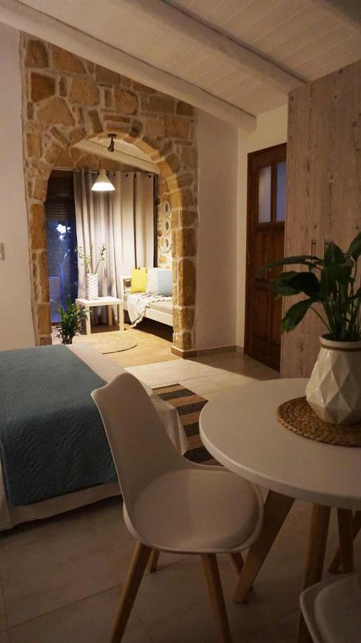 Studio Eleni - Oasis Holiday Houses คอคคิโนส เปียร์โกส ภายนอก รูปภาพ