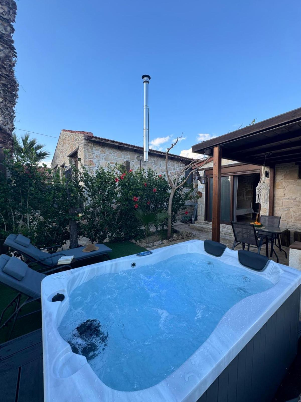 Studio Eleni - Oasis Holiday Houses คอคคิโนส เปียร์โกส ภายนอก รูปภาพ